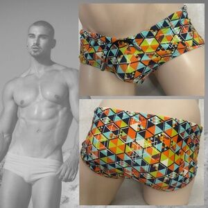 Mundo Unico Swimsuit Medium 34-40" waist Gently worn 84% polyamide/16% elastane